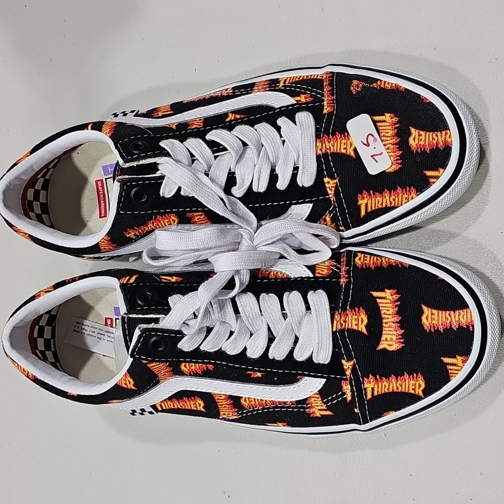 Vans Black and Orange Sneakers Low-Top Style - Picture 2 of 6